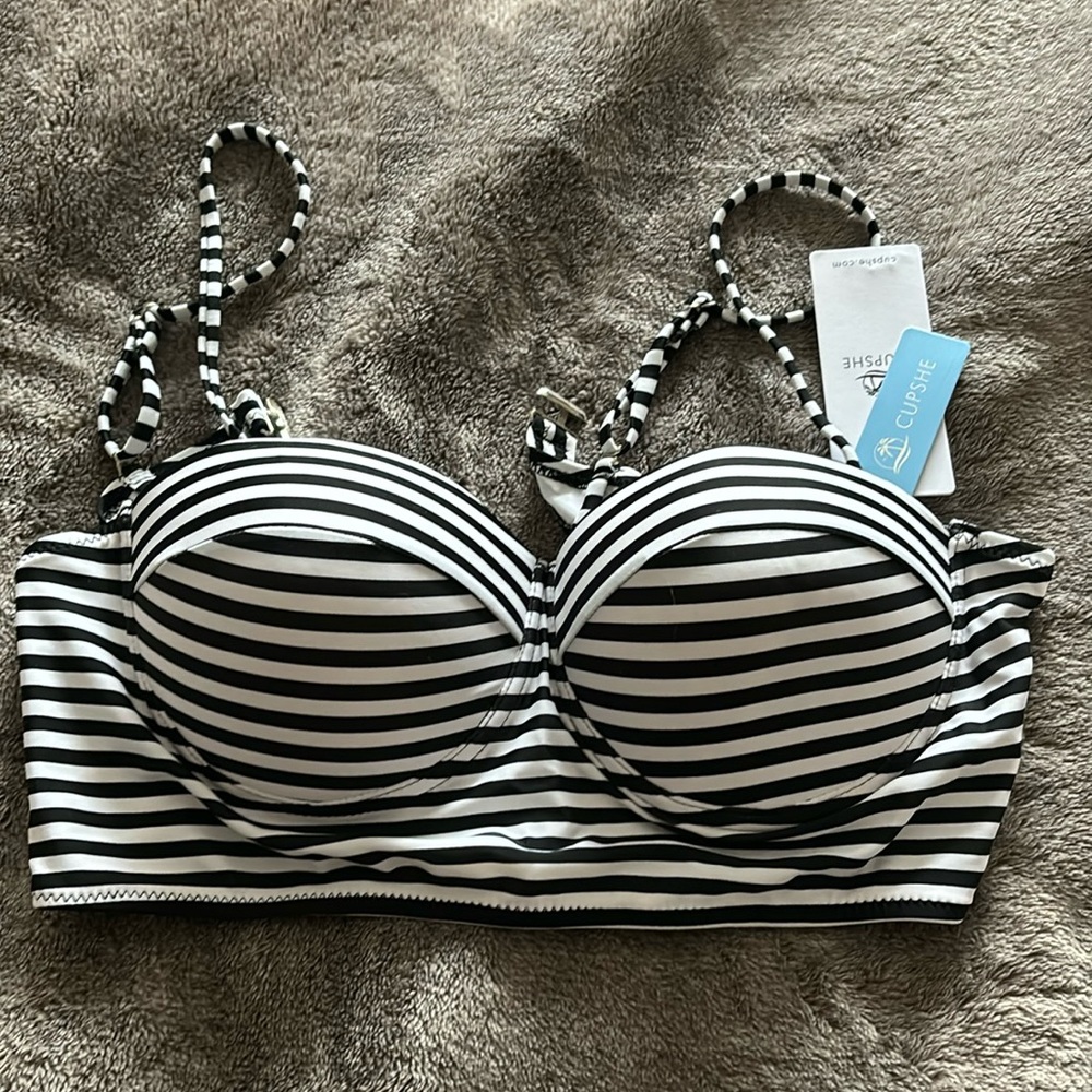 NWT Cupshe molded bikini top